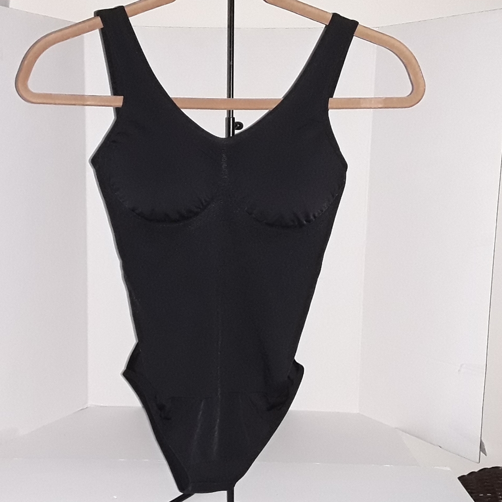 Wacoal B-Smooth black Body Suit - NWOT